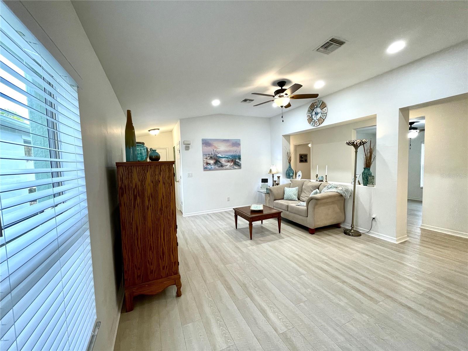 Image 6 of 52 For 13170 Pembroke Circle N