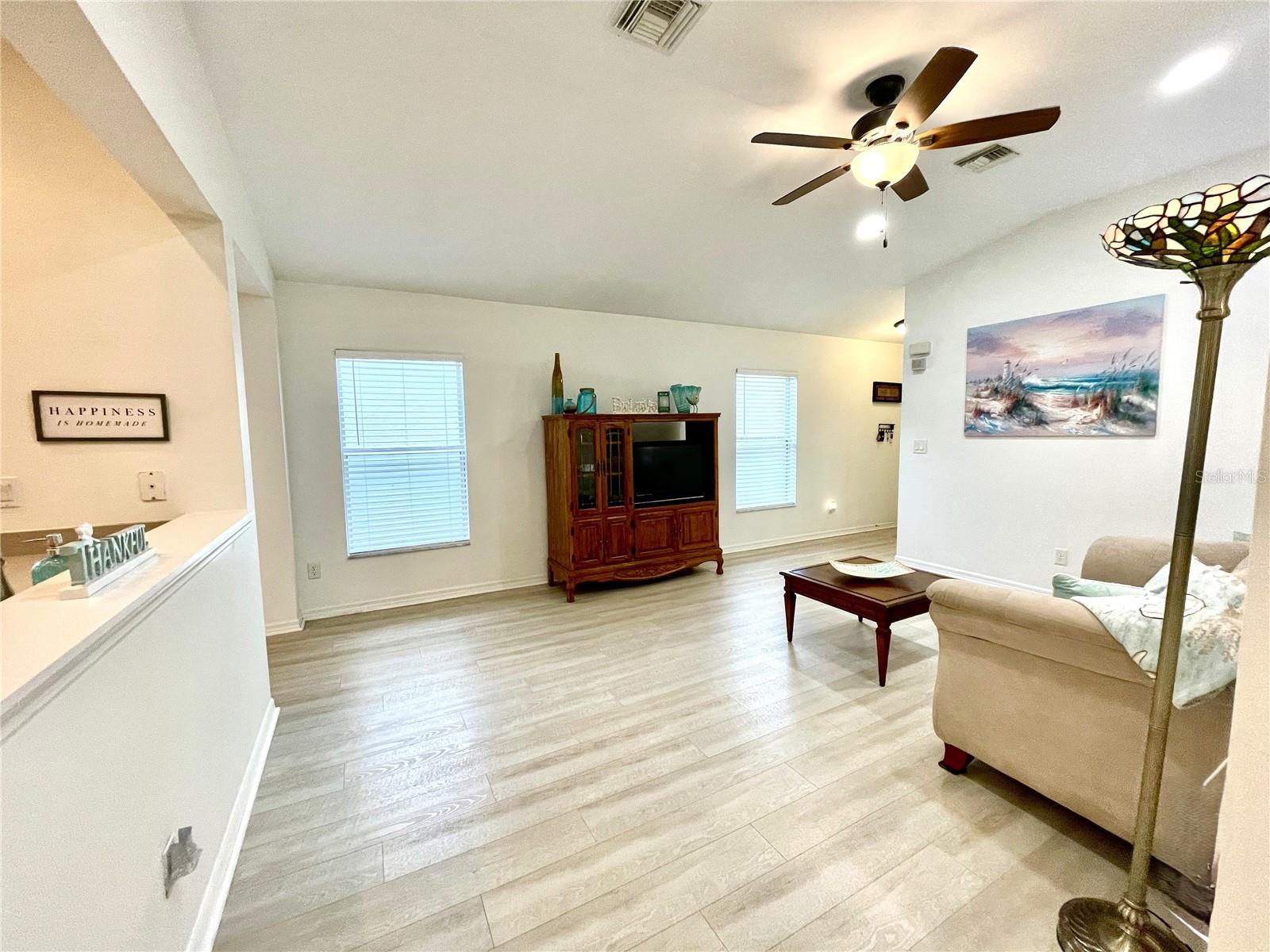 Image 7 of 52 For 13170 Pembroke Circle N