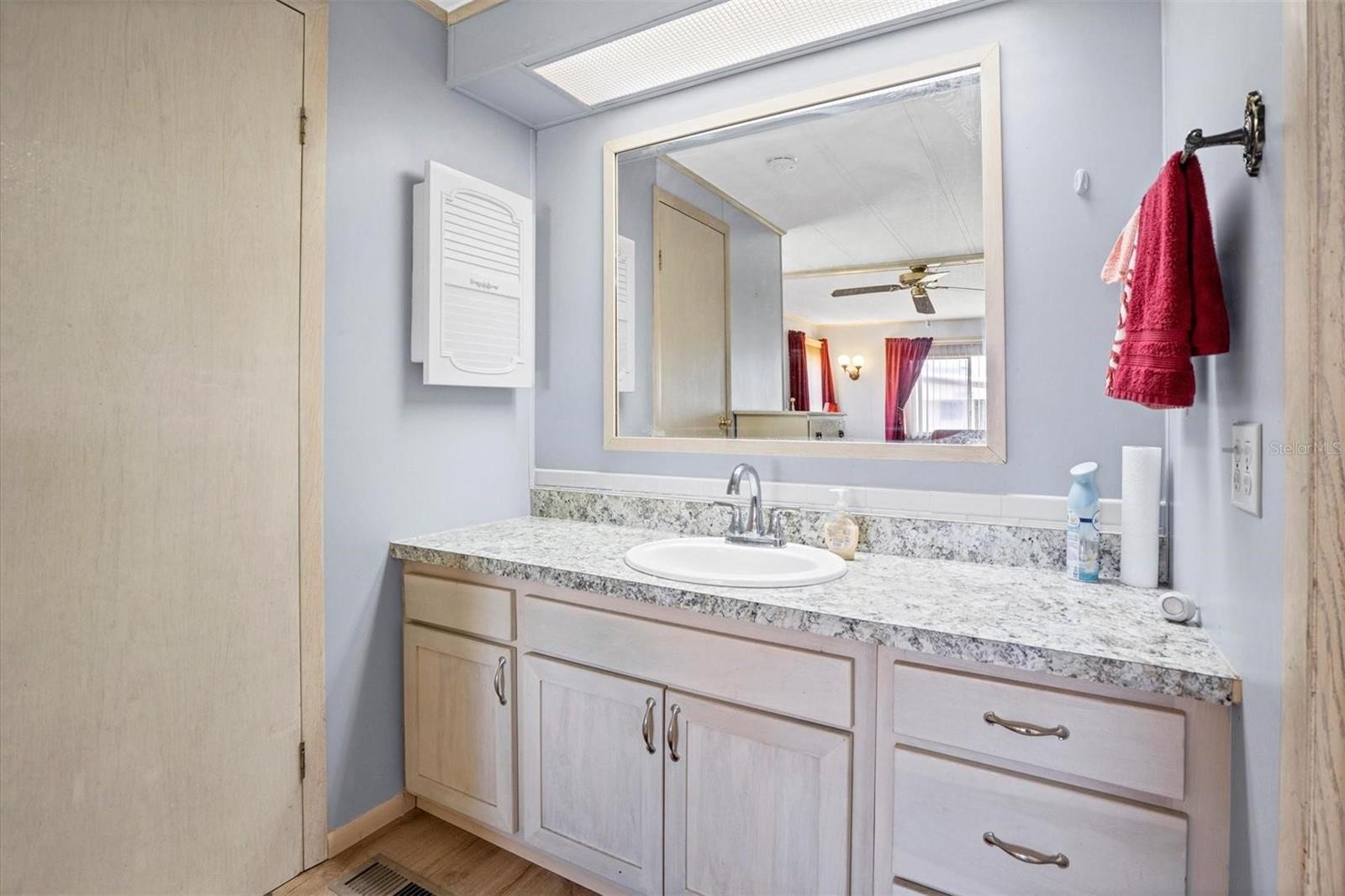Image 19 of 46 For 27940 Leatherwood Circle
