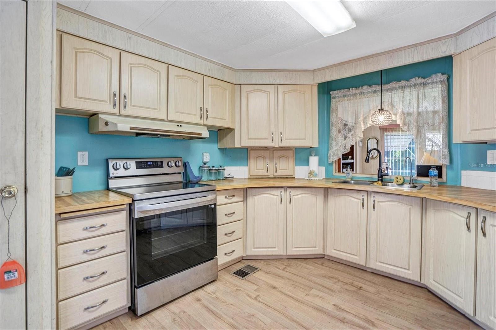 Image 6 of 46 For 27940 Leatherwood Circle