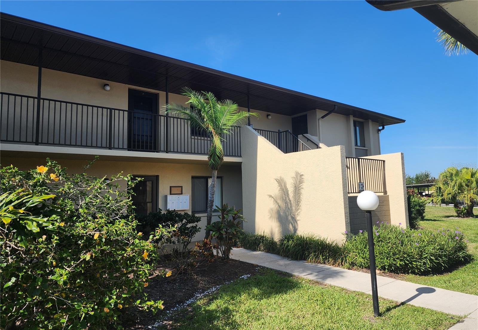 Image 12 of 24 For 4056 Oakview Drive E10