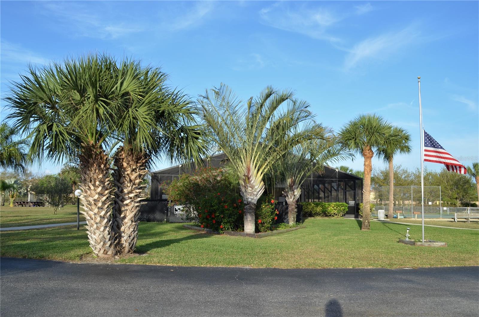 Image 21 of 24 For 4056 Oakview Drive E10