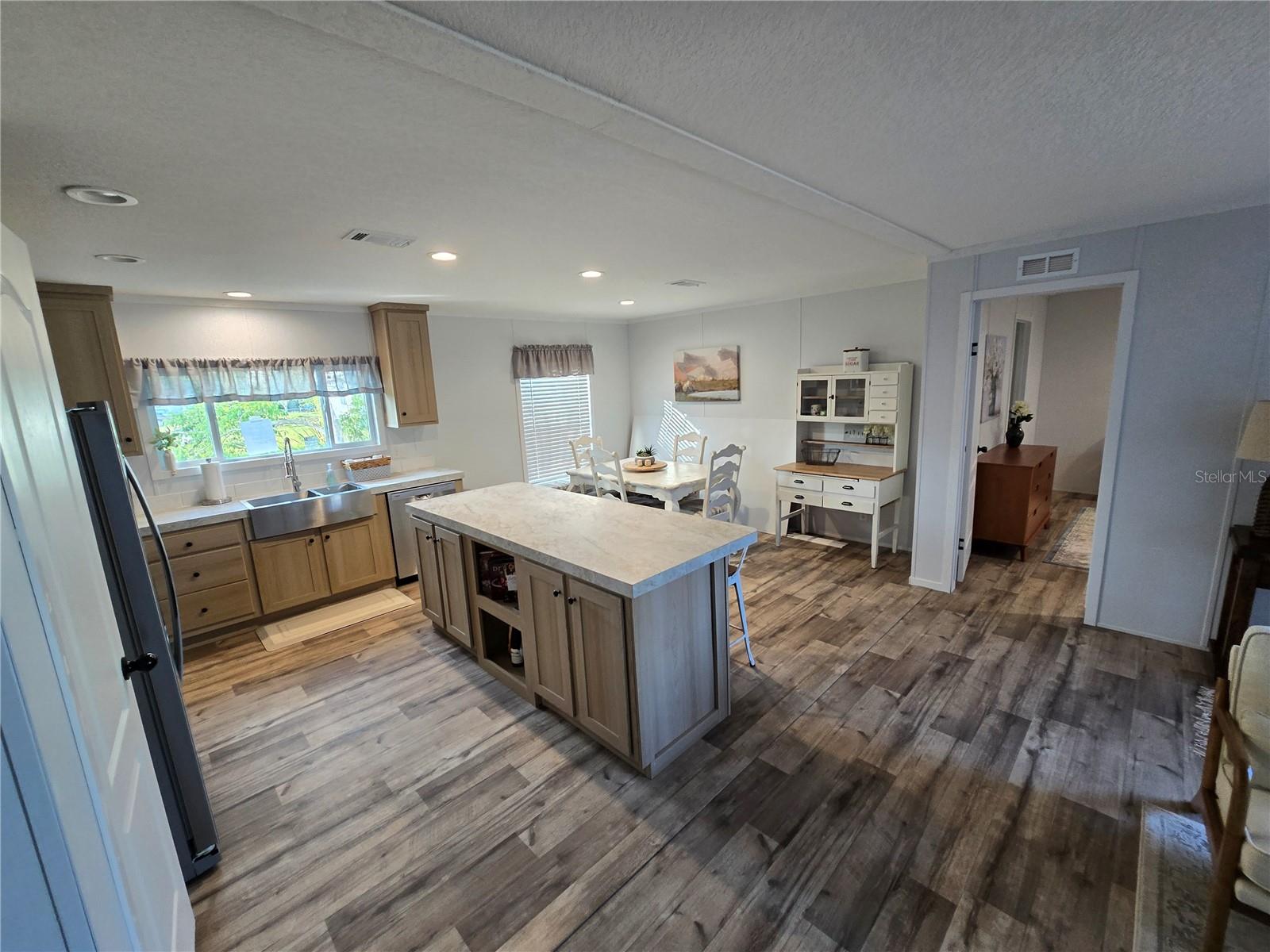 Image 11 of 20 For 15431 Orangeade Drive