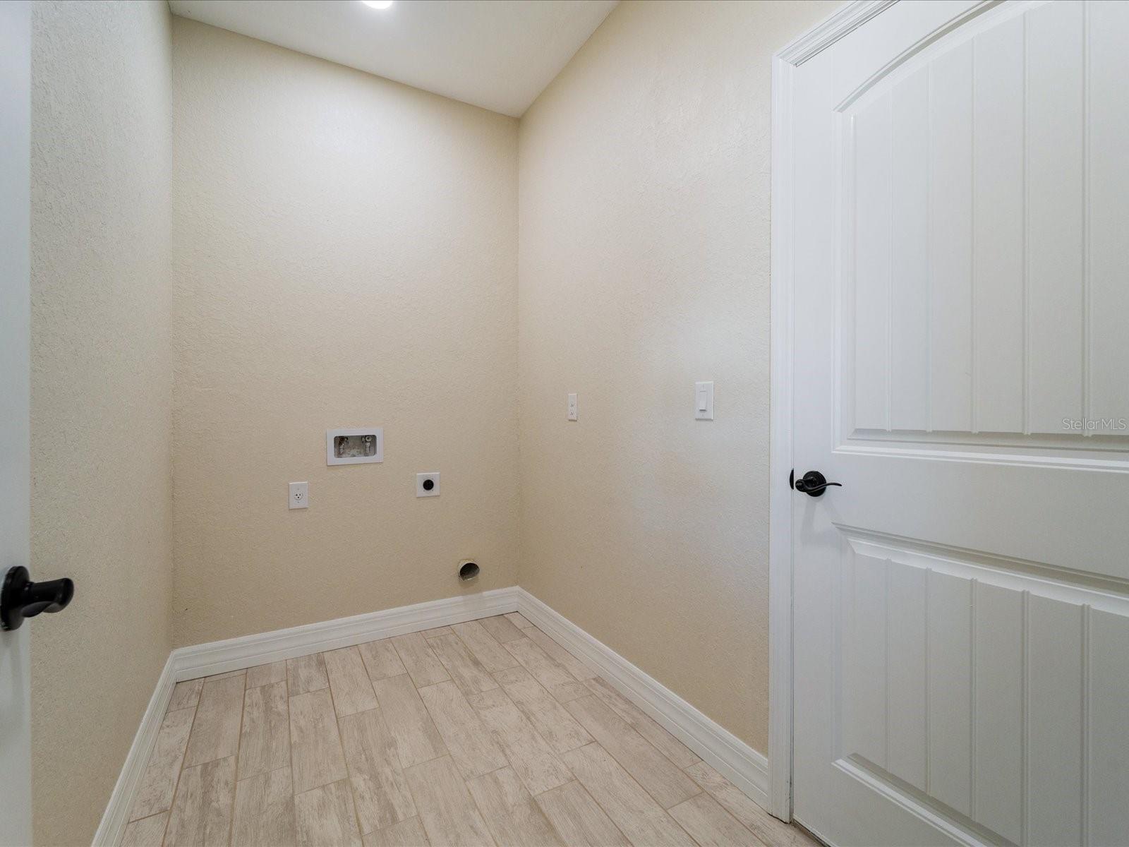 Image 18 of 30 For 8849 Attalla Avenue