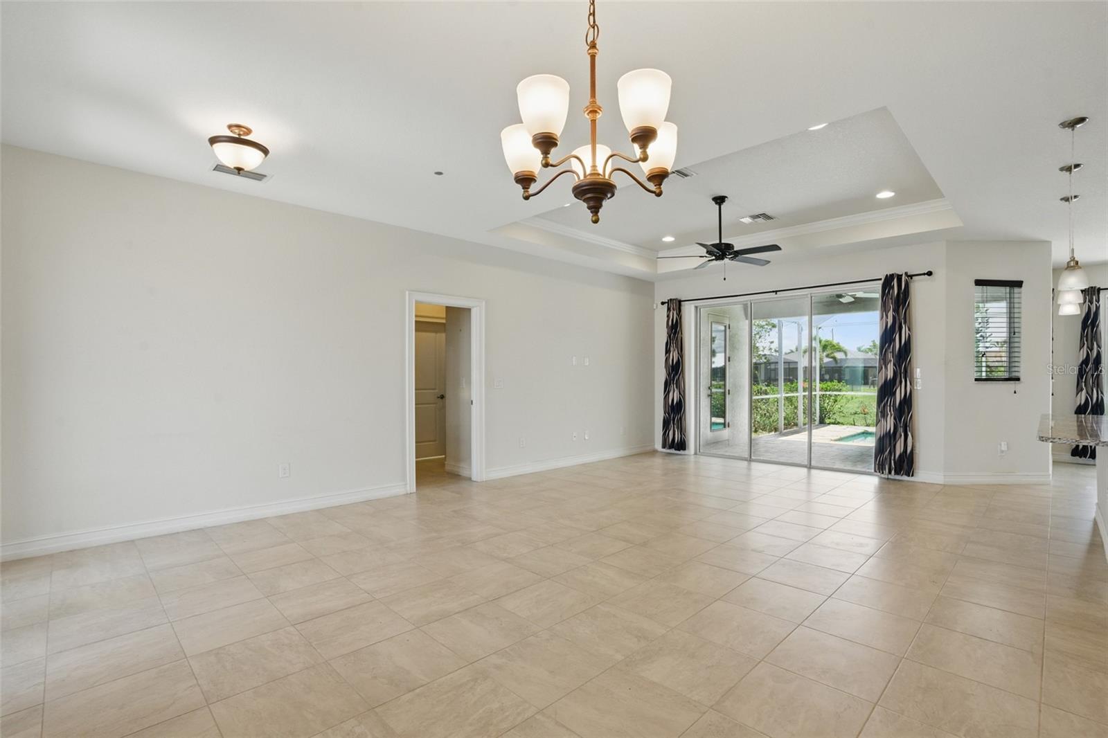 Image 11 of 57 For 7505 Carissa