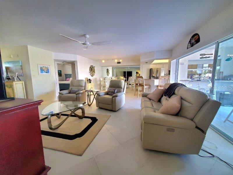 Image 11 of 20 For 130 Breakers Court 212