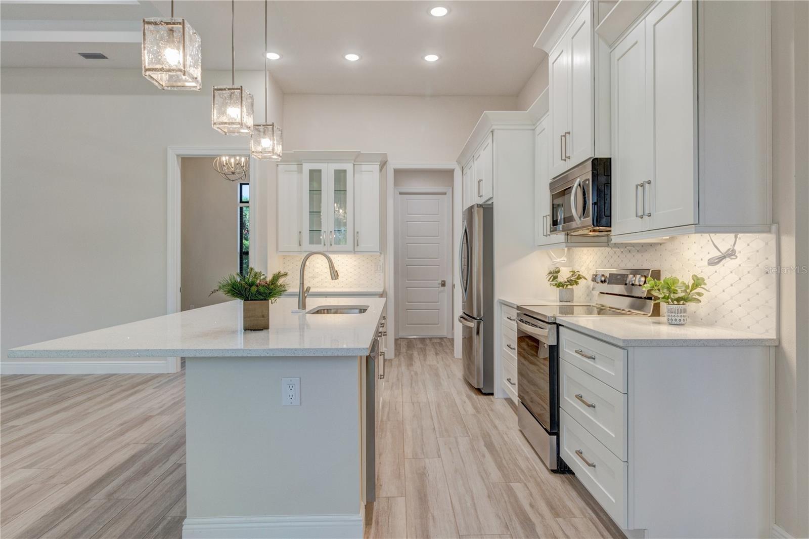 Image 15 of 59 For 2955 Carmela Avenue