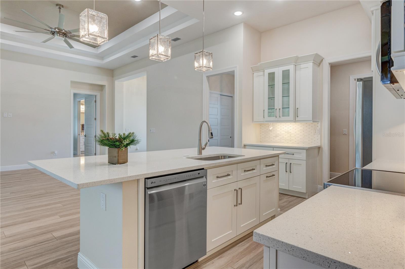 Image 16 of 59 For 2955 Carmela Avenue
