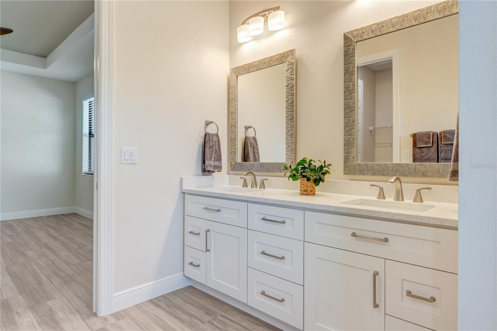 Image 31 of 59 For 2955 Carmela Avenue