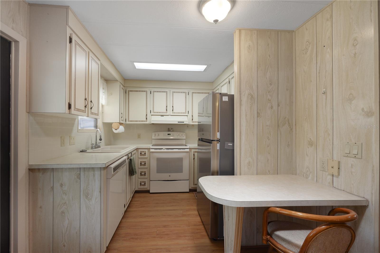 Image 12 of 89 For 2100 Kings Highway 524
