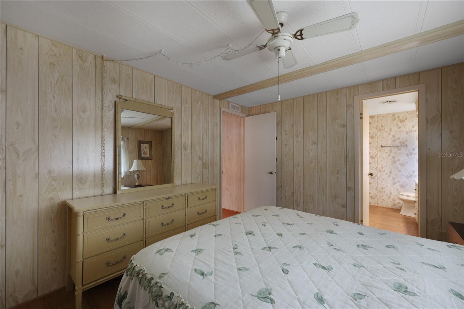 Image 14 of 89 For 2100 Kings Highway 524