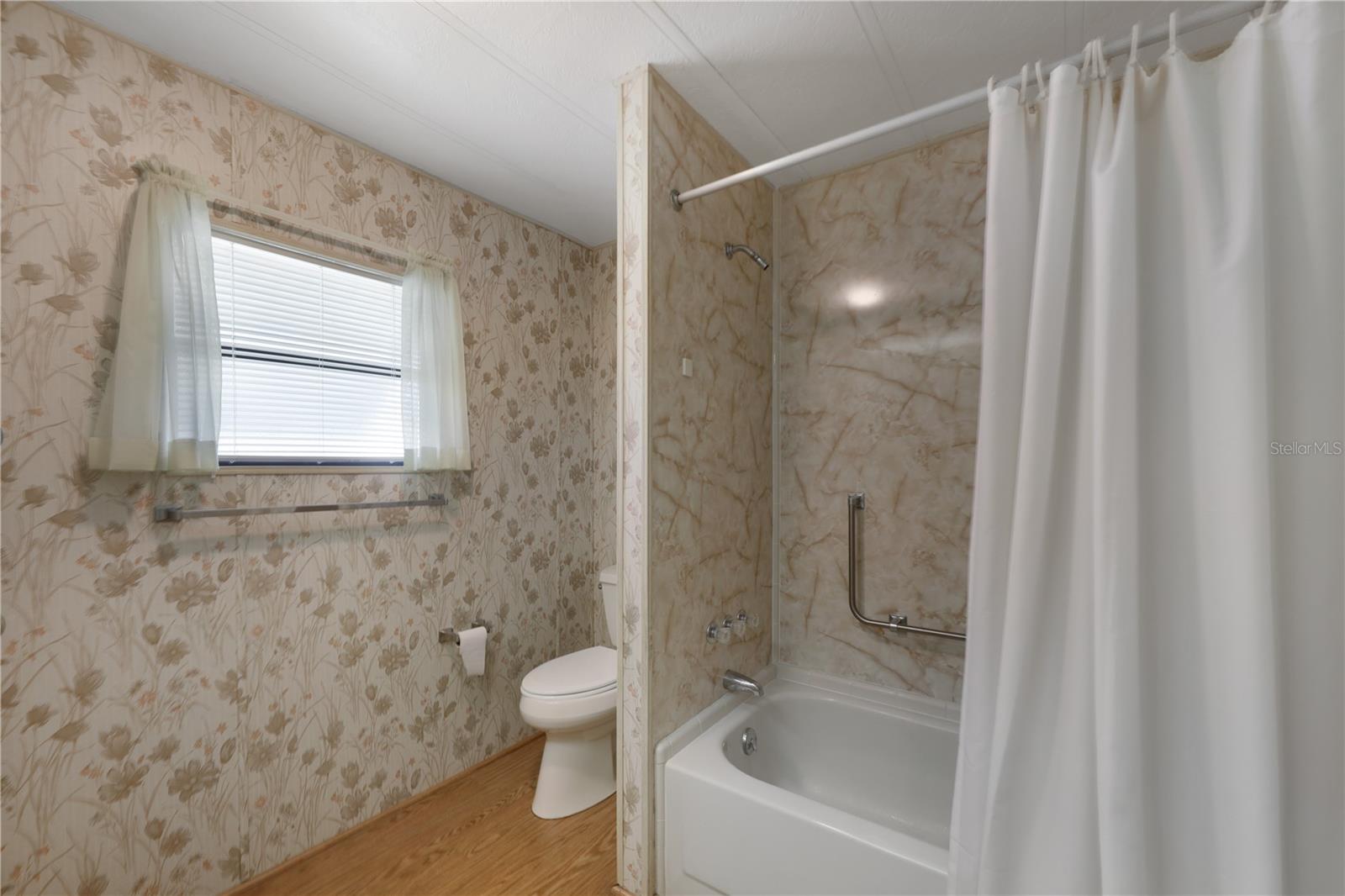 Image 20 of 89 For 2100 Kings Highway 524