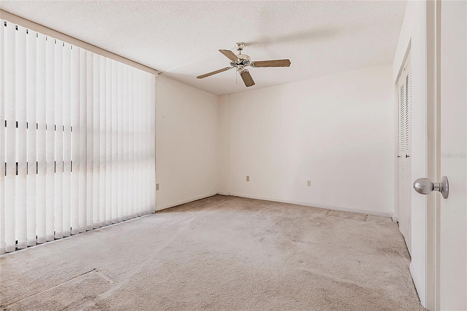 Image 11 of 27 For 21405 Olean Boulevard 508