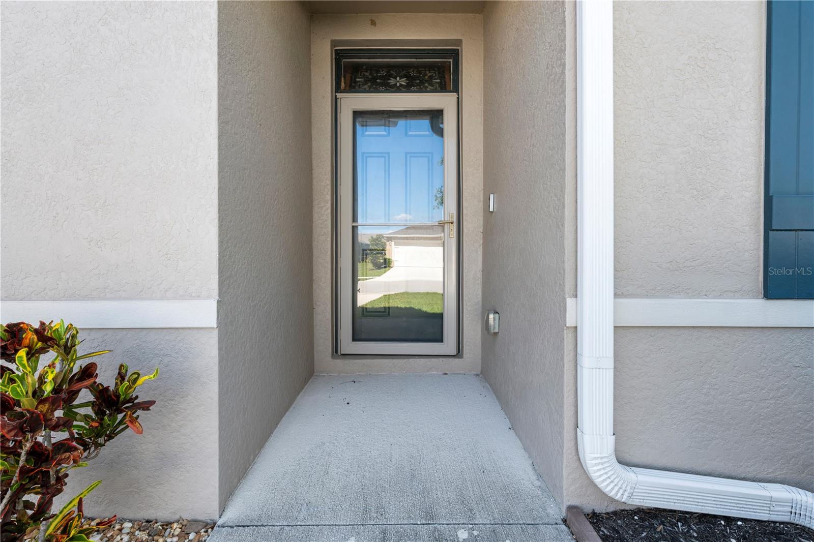 Image 4 of 50 For 25312 Lenox Circle