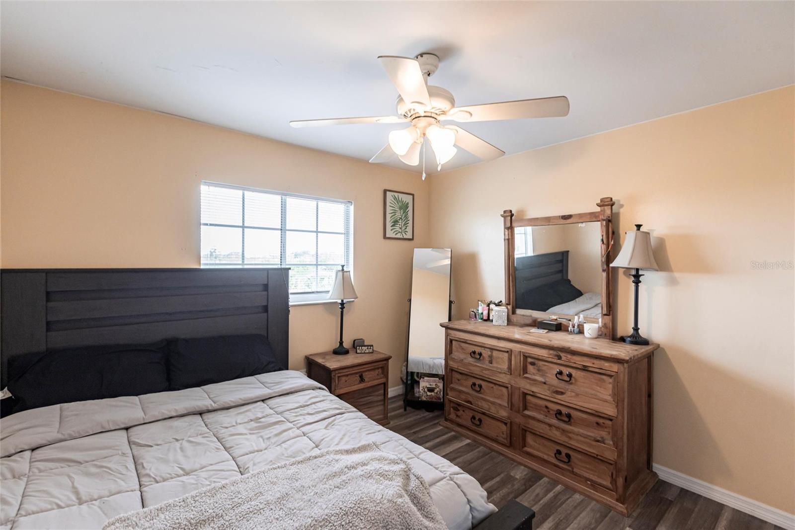 Image 11 of 49 For 3310 Loveland Boulevard 1808