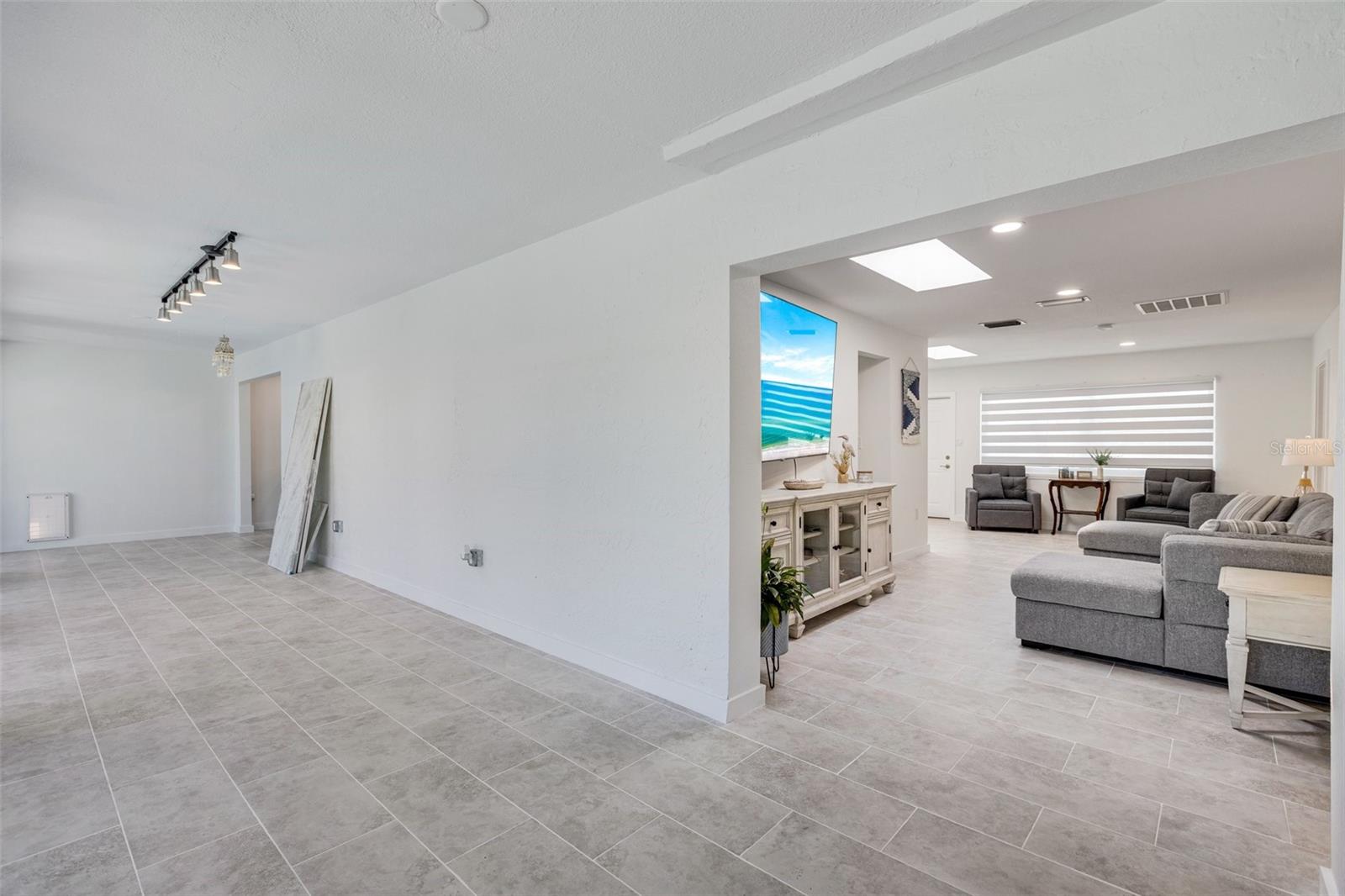 Image 15 of 40 For 179 Hibiscus Drive