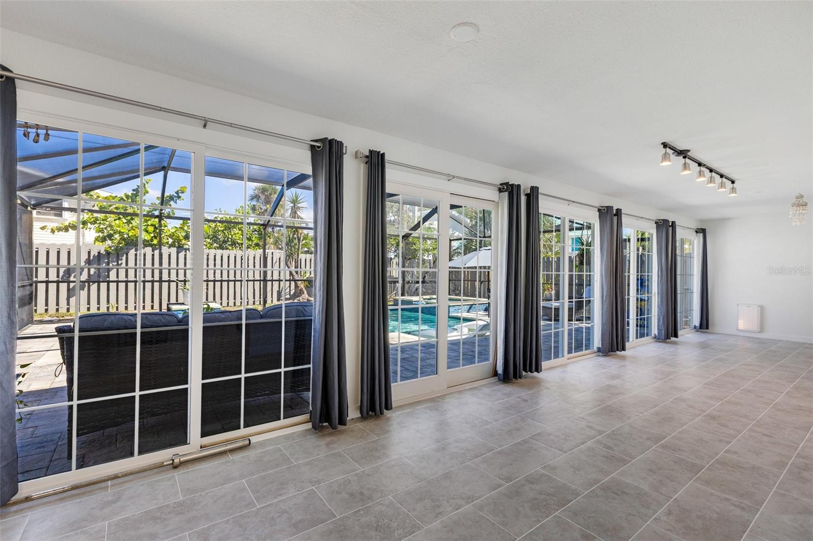 Image 17 of 40 For 179 Hibiscus Drive