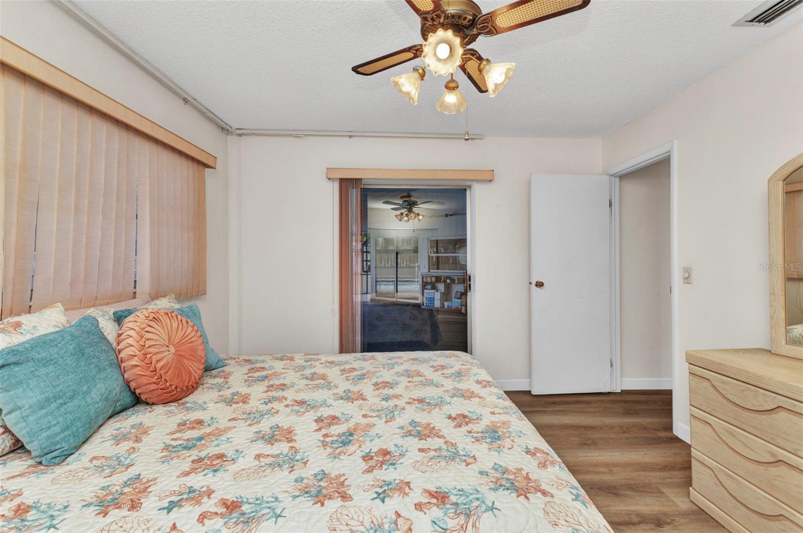 Image 32 of 48 For 6916 Rex Lane