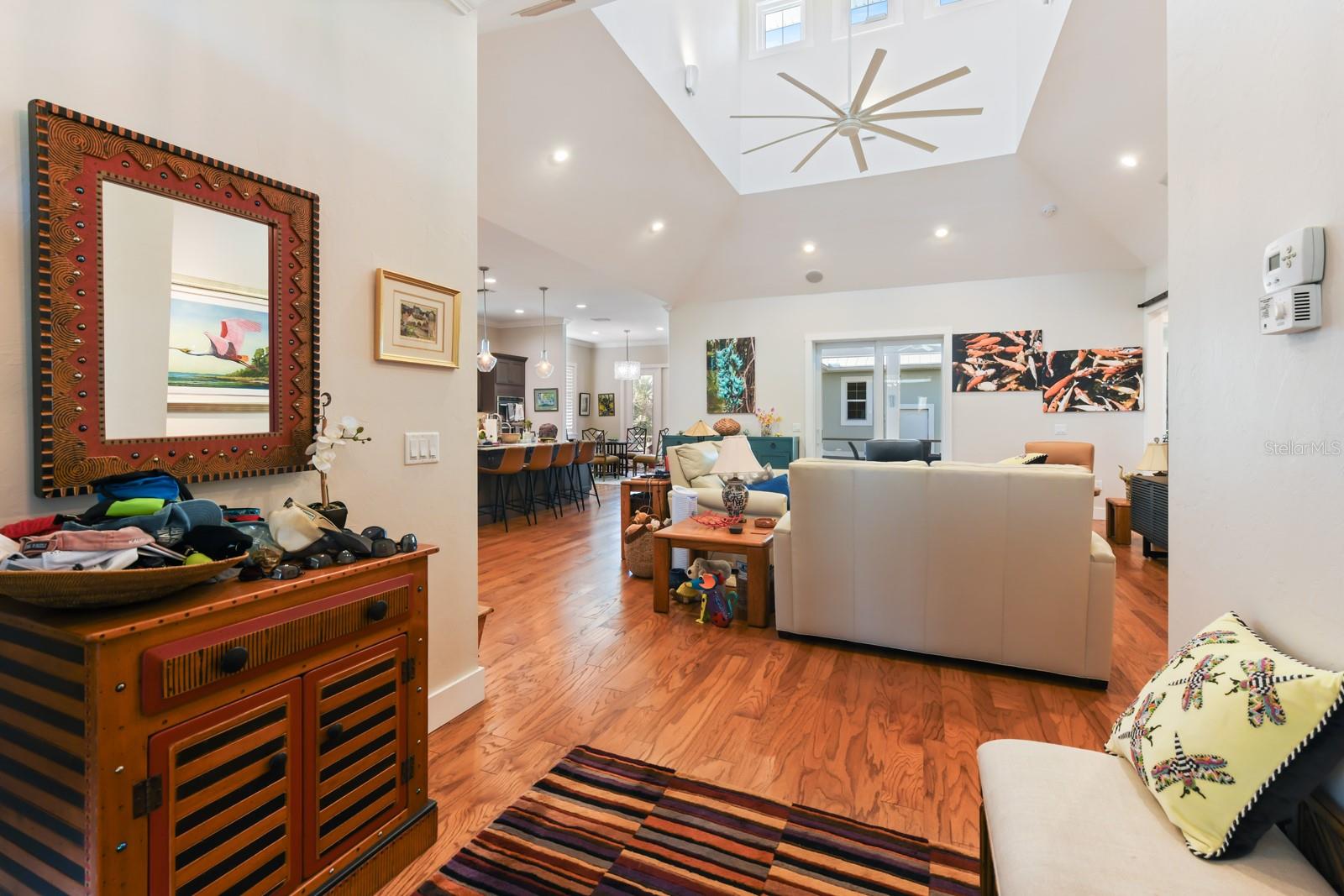Image 4 of 61 For 329 Grace Street