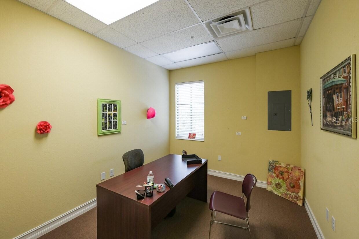 Listing photo id 2 for 5900 Pan American Boulevard