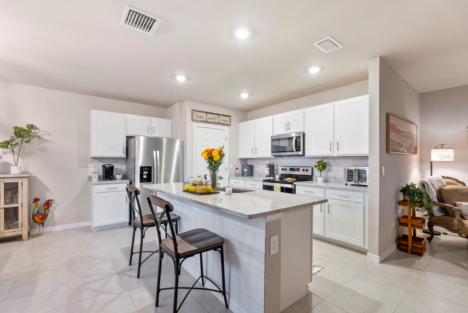 Image 11 of 32 For 16032 Galiano Court
