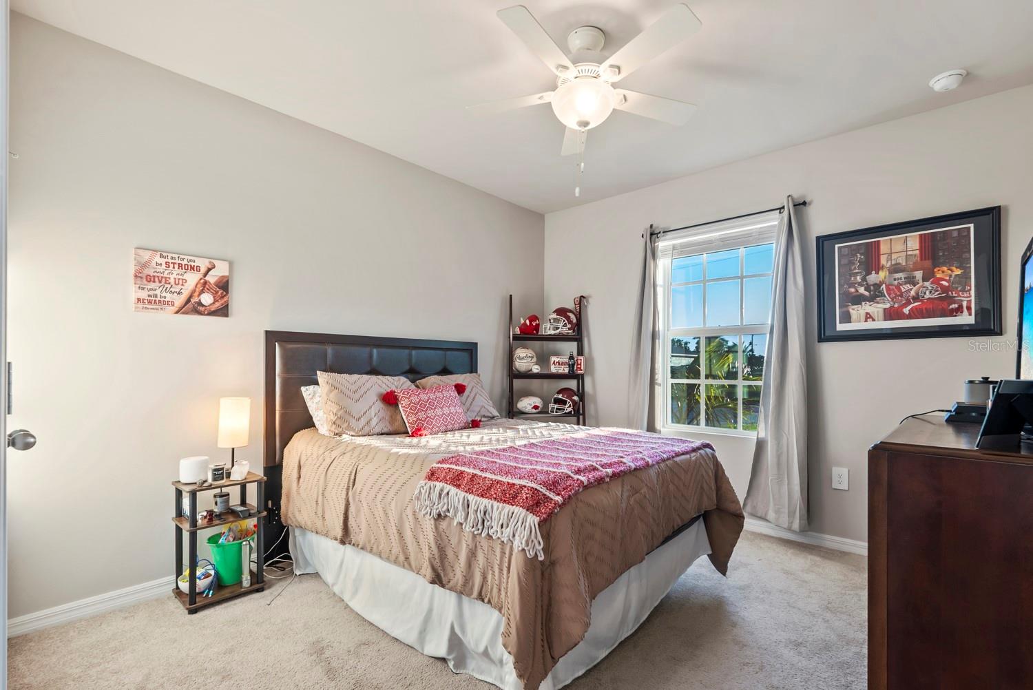 Image 14 of 32 For 16032 Galiano Court