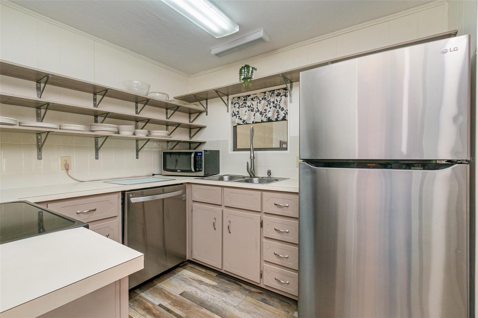 Image 11 of 26 For 2100 Kings Highway 835