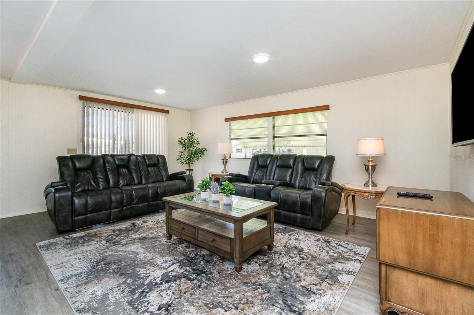 Image 7 of 26 For 2100 Kings Highway 835