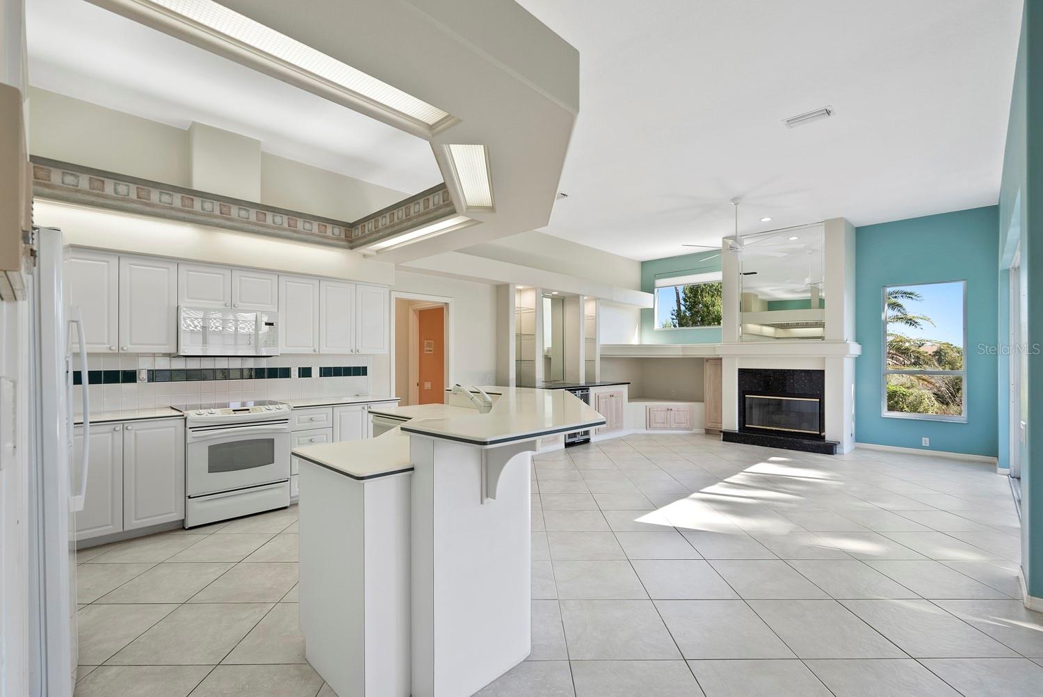 Image 11 of 25 For 13783 Palmetto Point Court