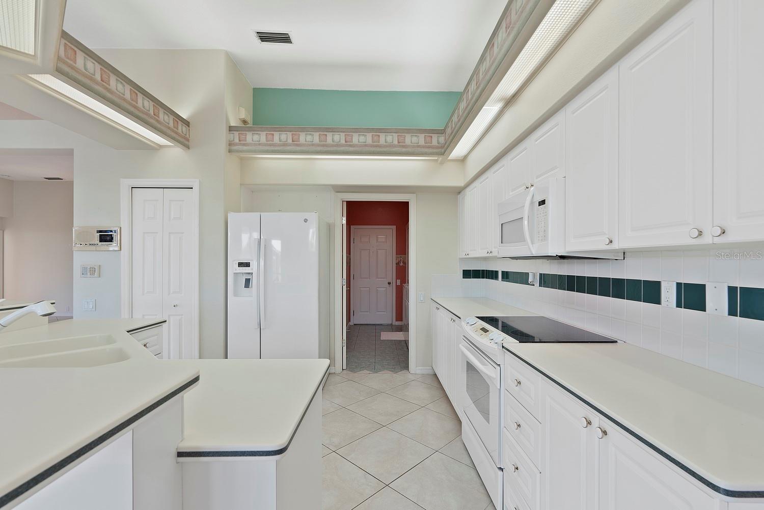 Image 12 of 25 For 13783 Palmetto Point Court