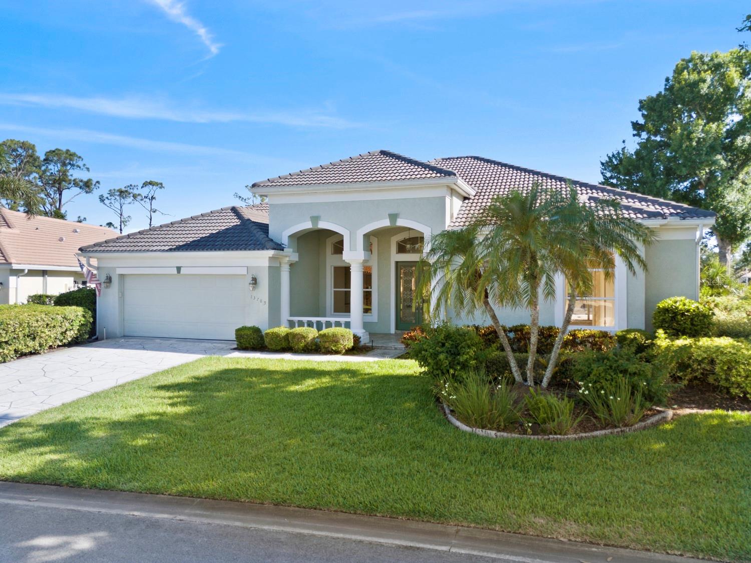Image 3 of 25 For 13783 Palmetto Point Court