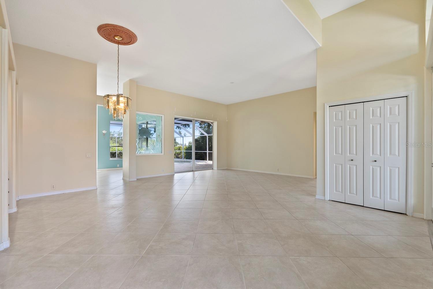 Image 4 of 25 For 13783 Palmetto Point Court