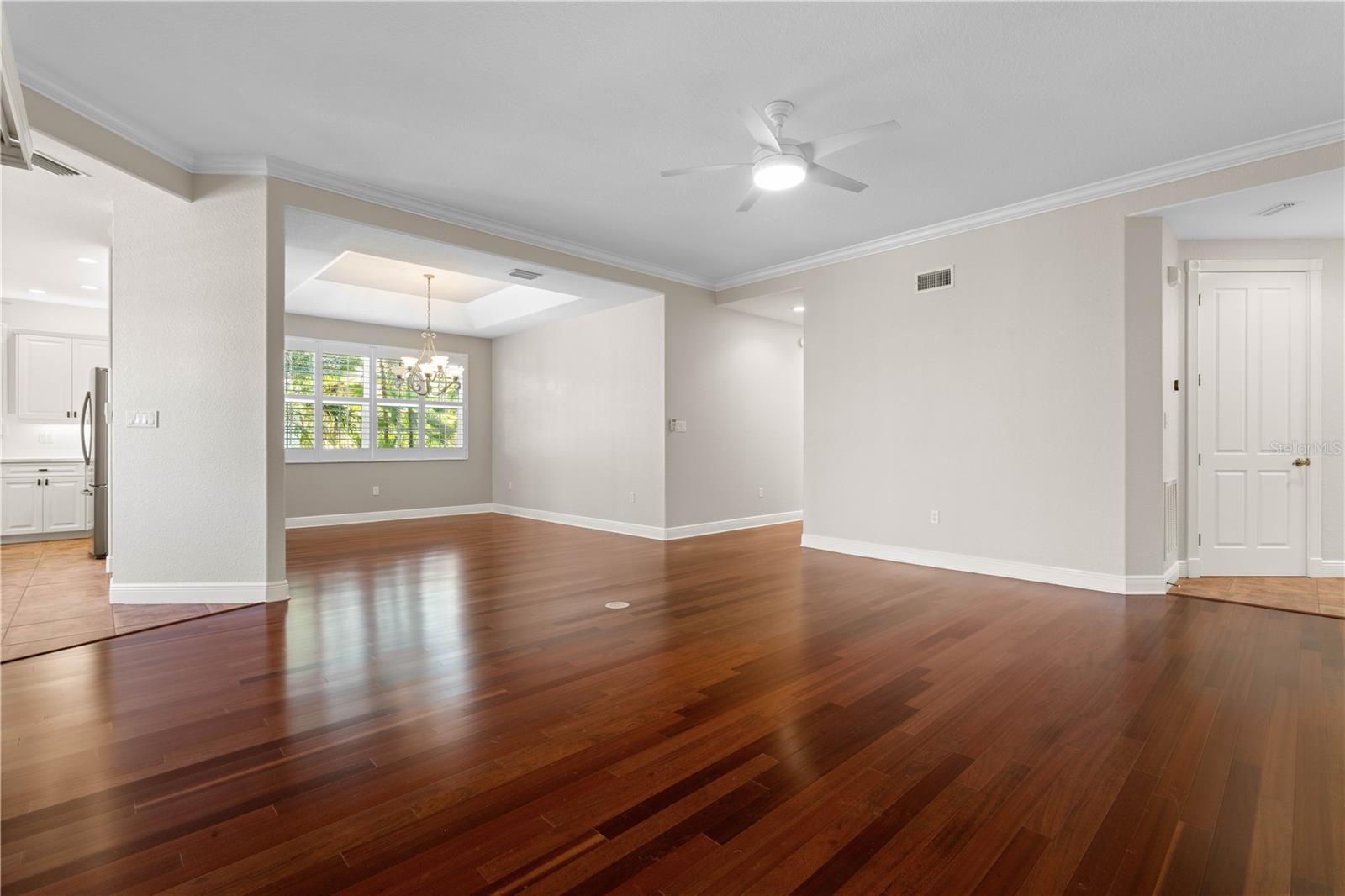 Image 22 of 55 For 143 Tropicana Drive 1012