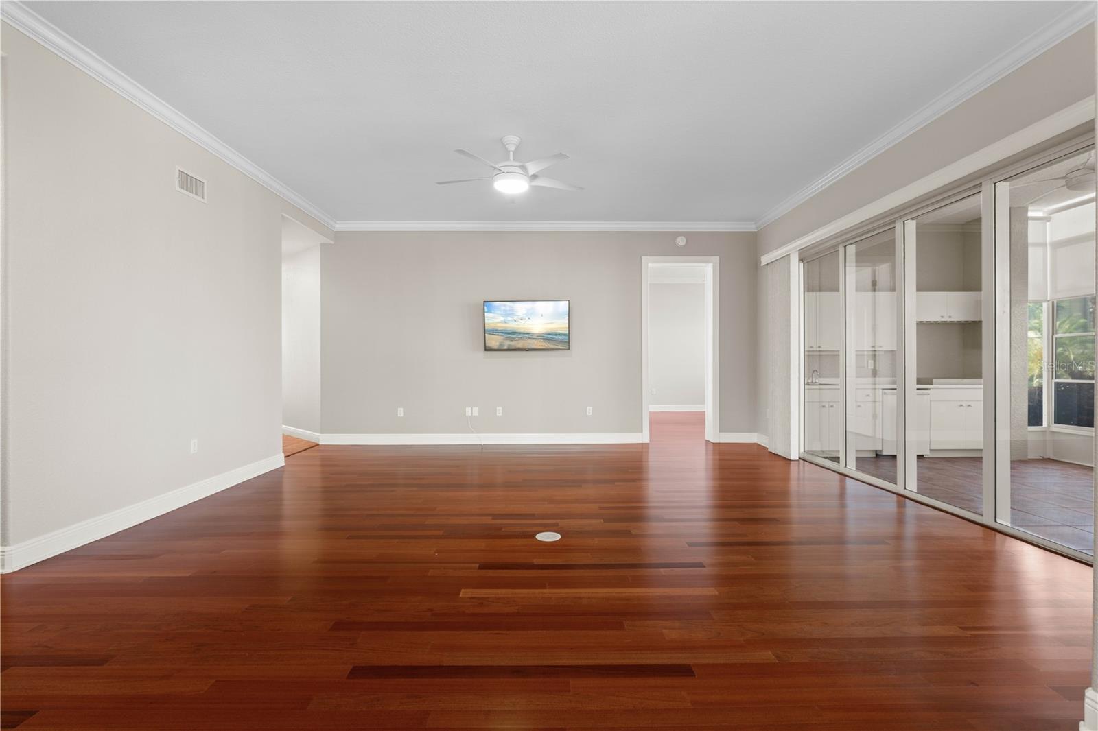Image 23 of 55 For 143 Tropicana Drive 1012