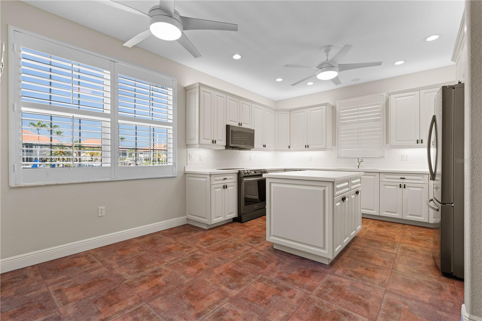 Image 7 of 55 For 143 Tropicana Drive 1012