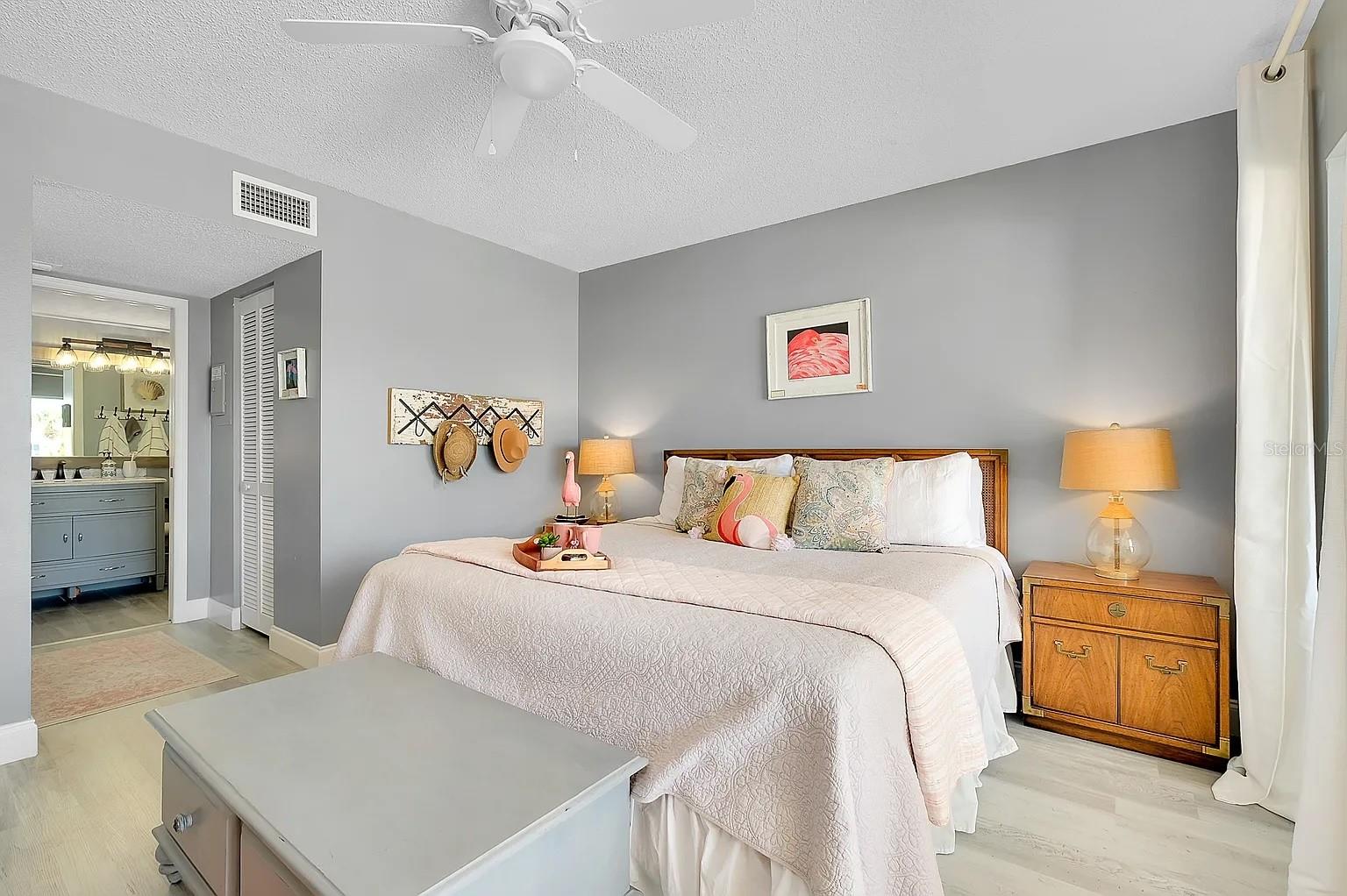 Image 16 of 40 For 410 Cerromar Circle S 240