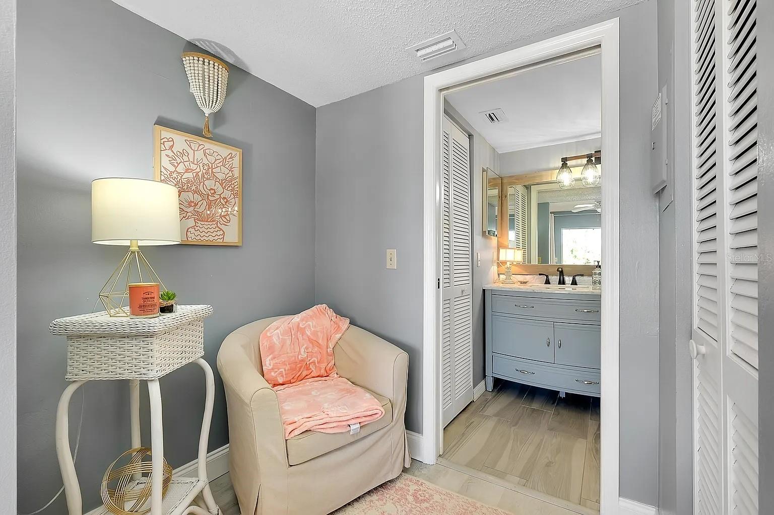 Image 17 of 40 For 410 Cerromar Circle S 240