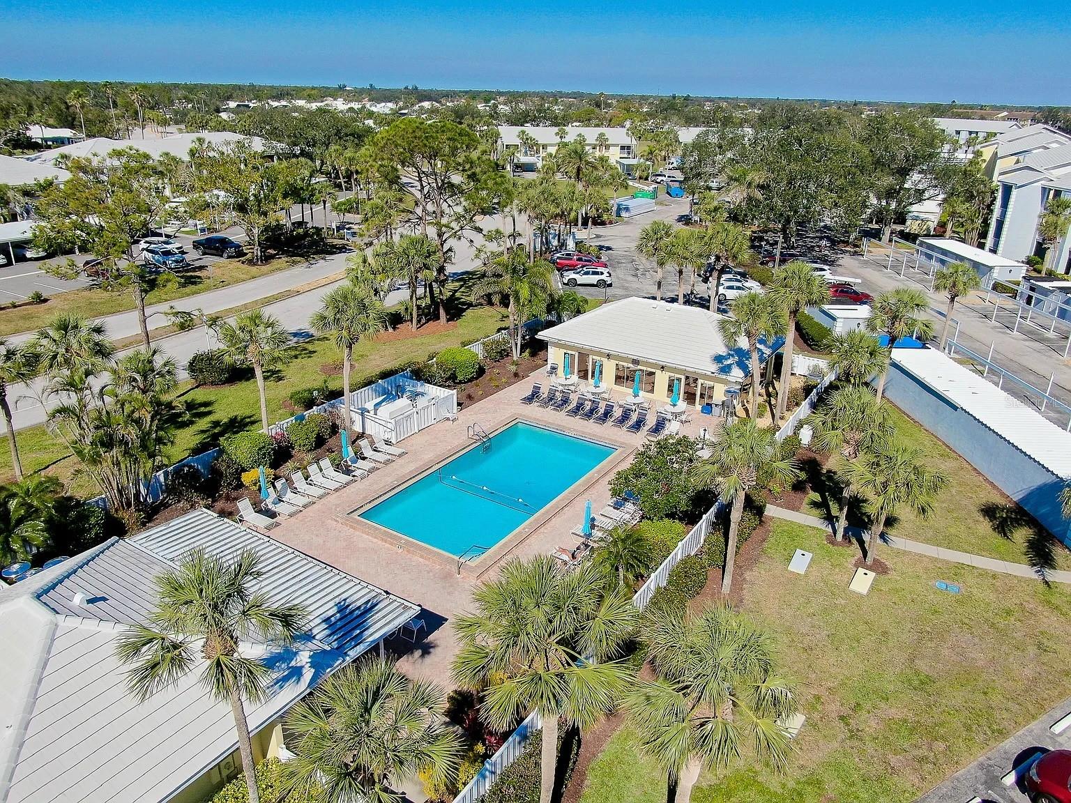 Image 32 of 40 For 410 Cerromar Circle S 240