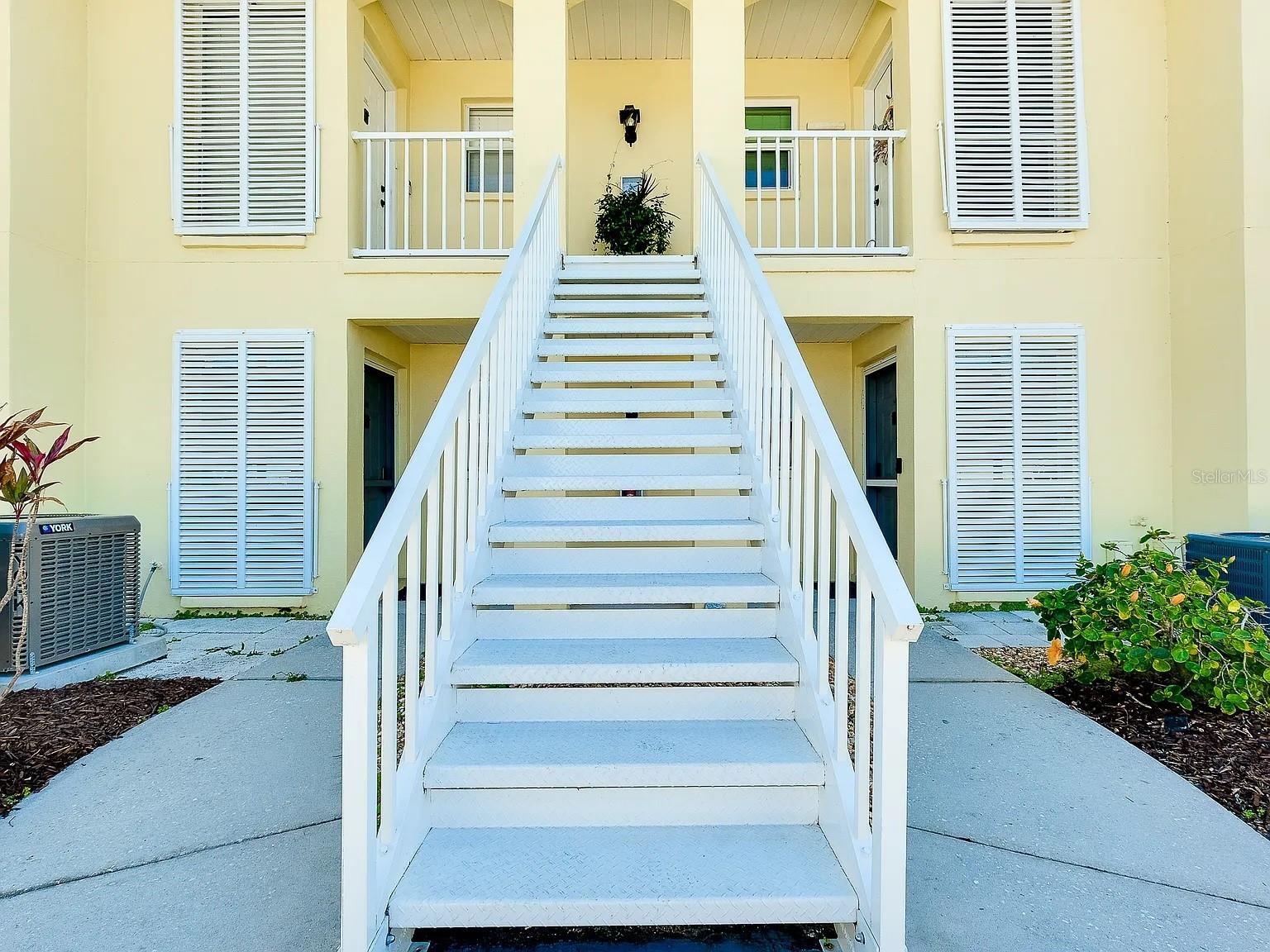 Image 35 of 40 For 410 Cerromar Circle S 240
