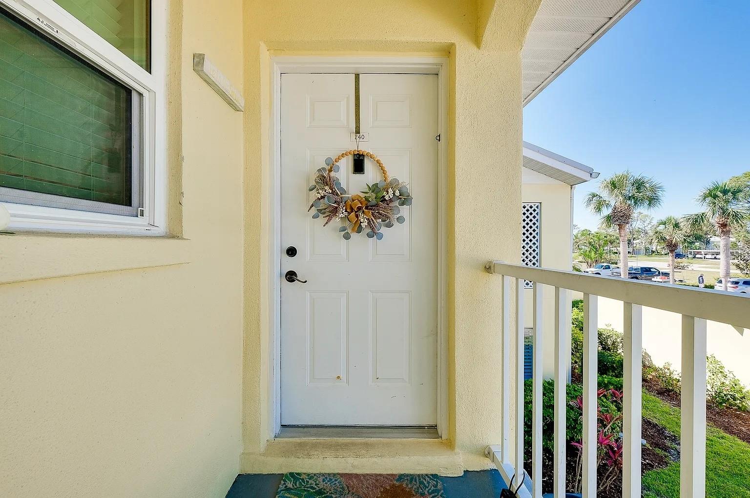 Image 36 of 40 For 410 Cerromar Circle S 240