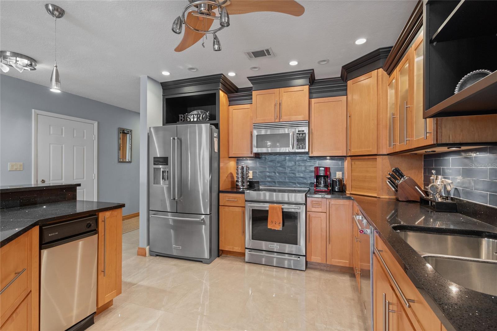 Image 17 of 36 For 3250 Southshore Drive 54b