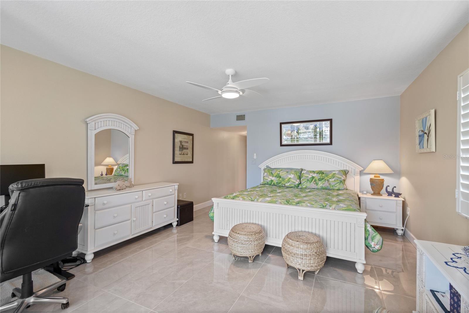 Image 18 of 36 For 3250 Southshore Drive 54b