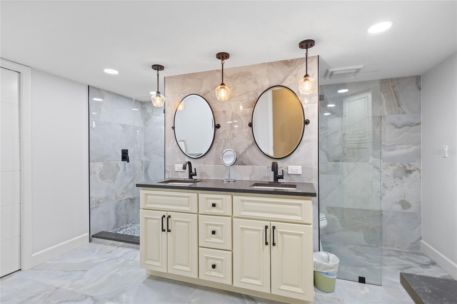 Image 21 of 36 For 3250 Southshore Drive 54b