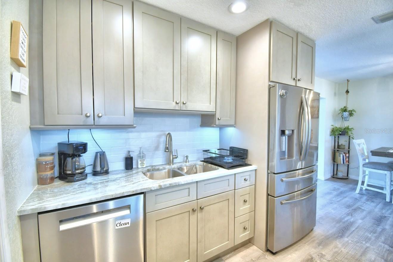 Image 11 of 37 For 13495 Newport Avenue