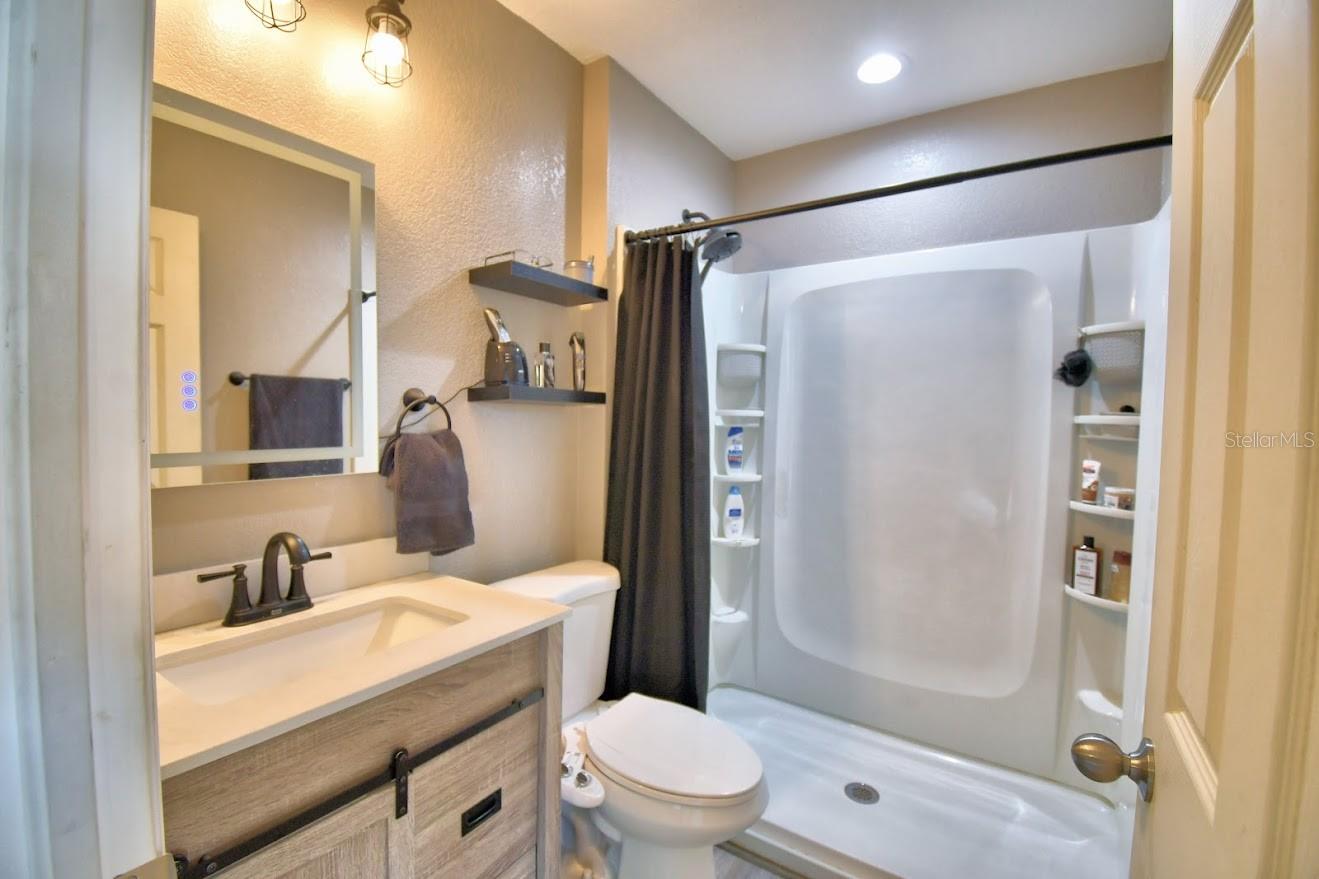 Image 19 of 37 For 13495 Newport Avenue
