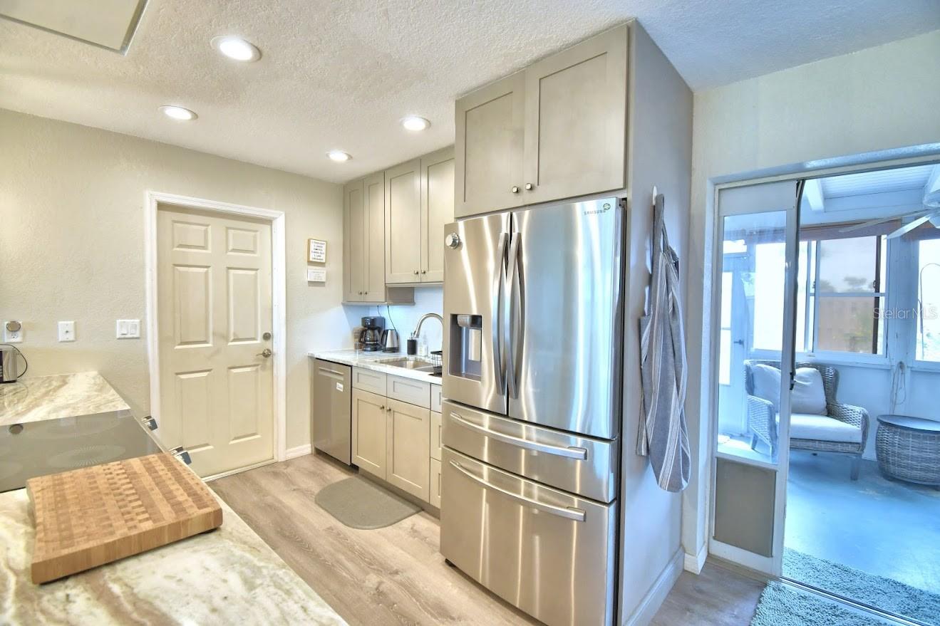 Image 9 of 37 For 13495 Newport Avenue