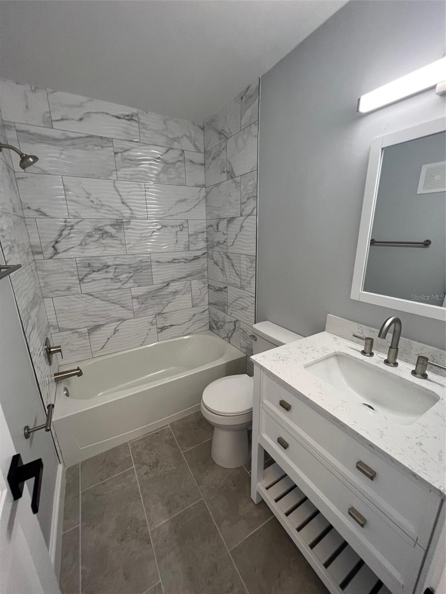 Image 10 of 31 For 25225 Rampart Boulevard 2005