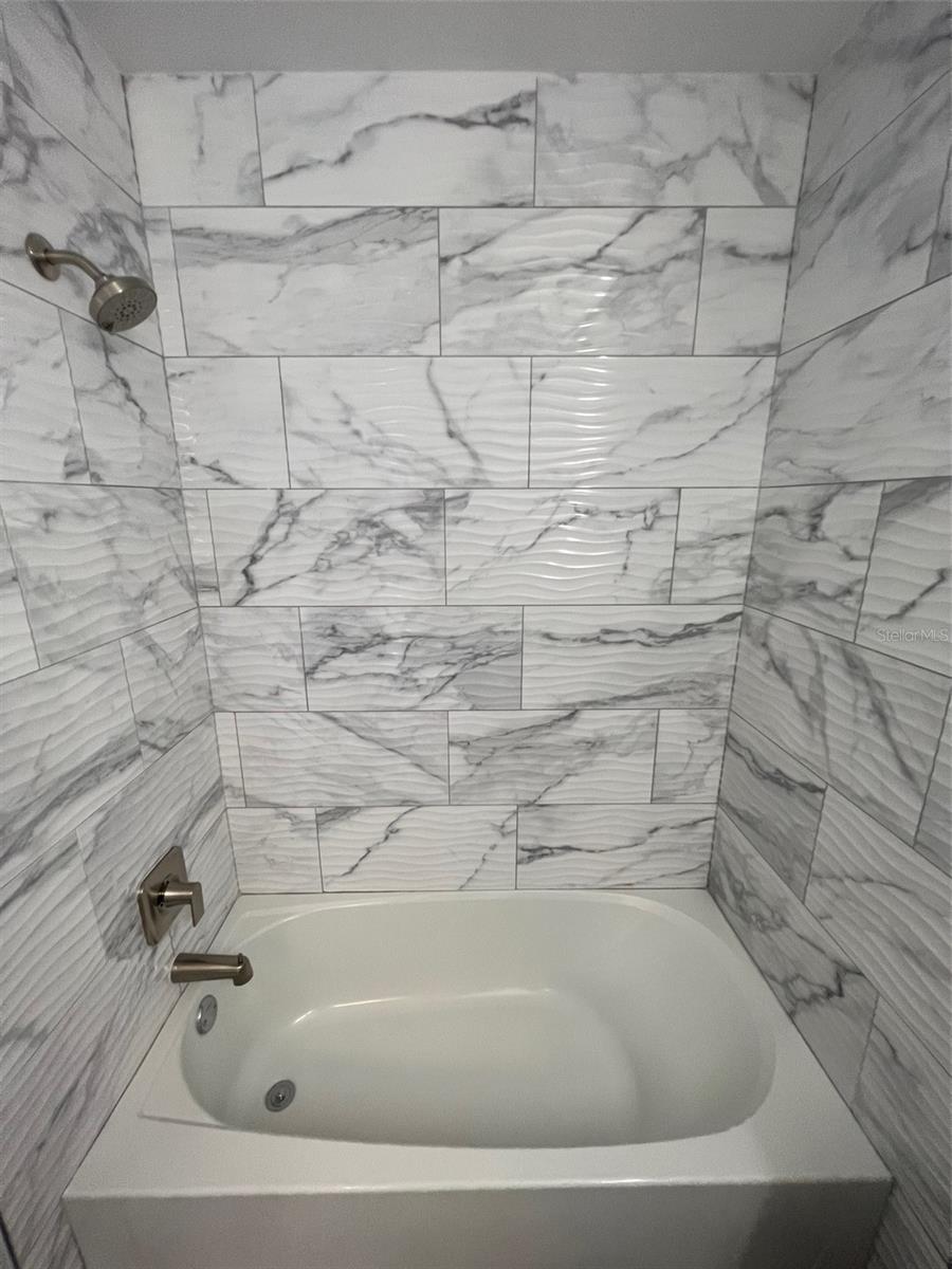 Image 11 of 31 For 25225 Rampart Boulevard 2005