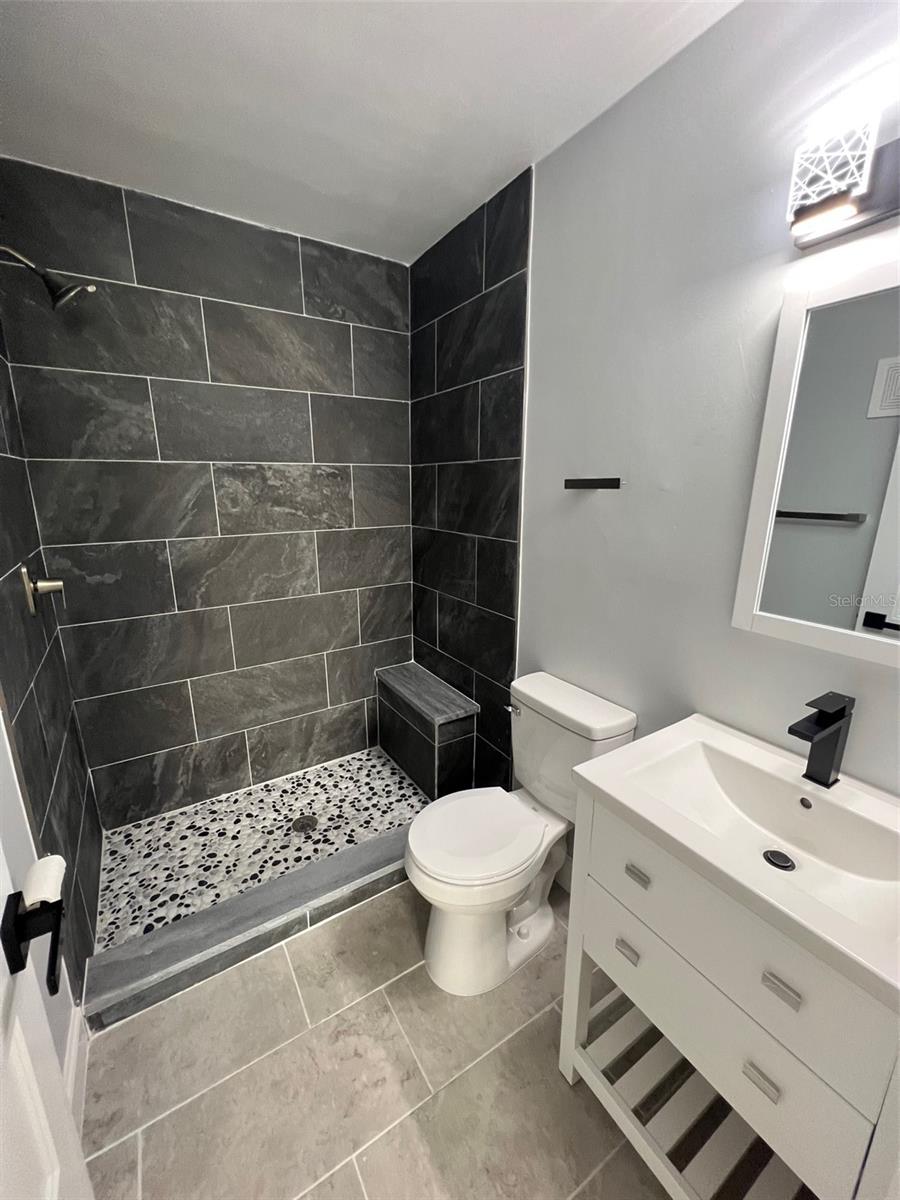 Image 17 of 31 For 25225 Rampart Boulevard 2005