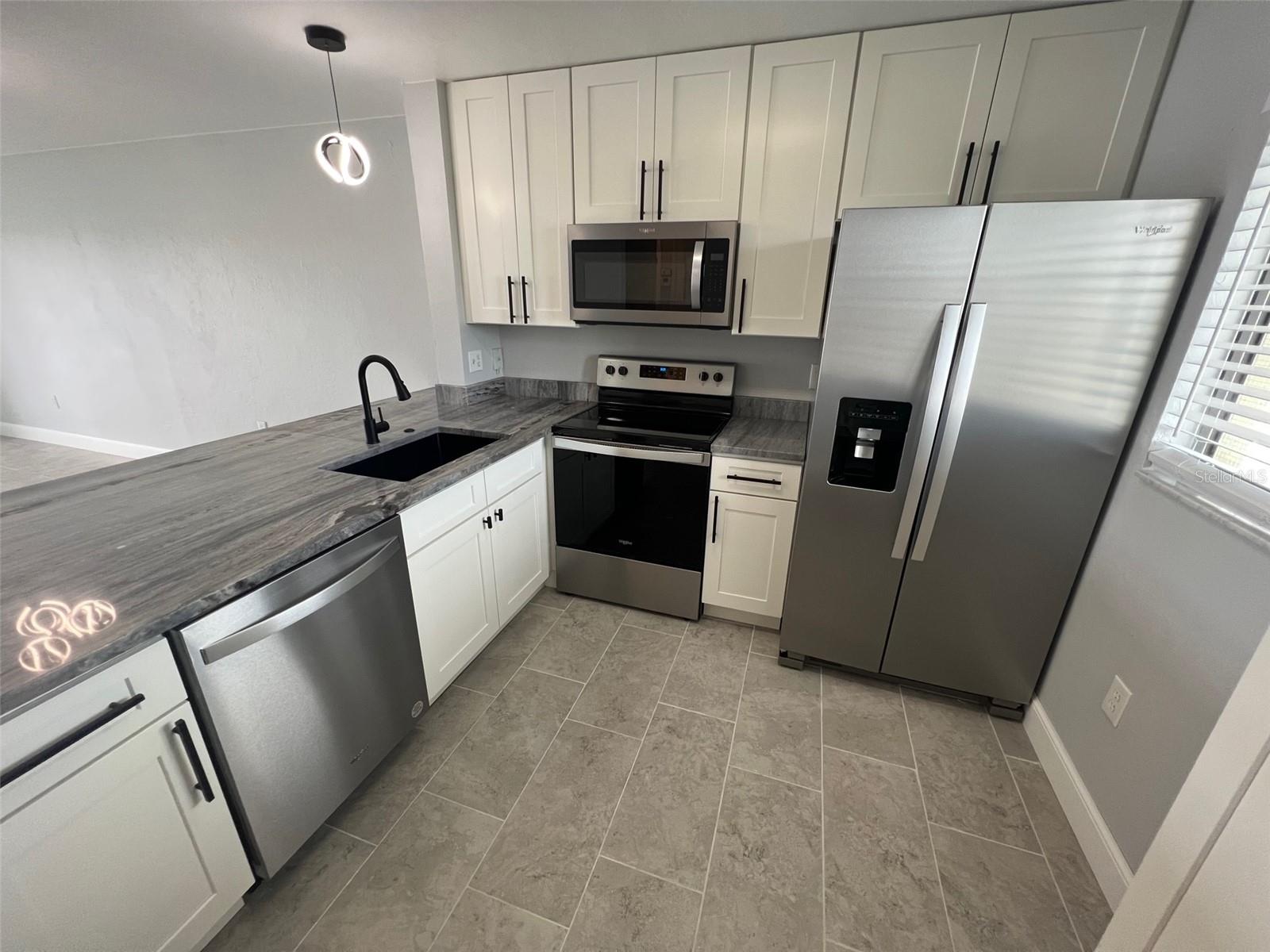 Image 5 of 31 For 25225 Rampart Boulevard 2005